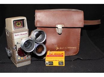 Vintage Bell & Howell Two-Fifty-Two 8mm Camera With Case (144)