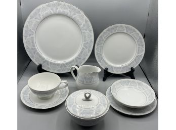 Mikasa Caravel Fine China Set - Made In Japan - 92 Pieces Total