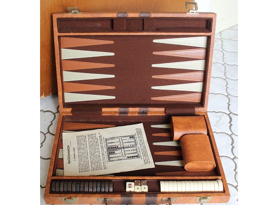 Backgammon Set In Carry Case (R185)