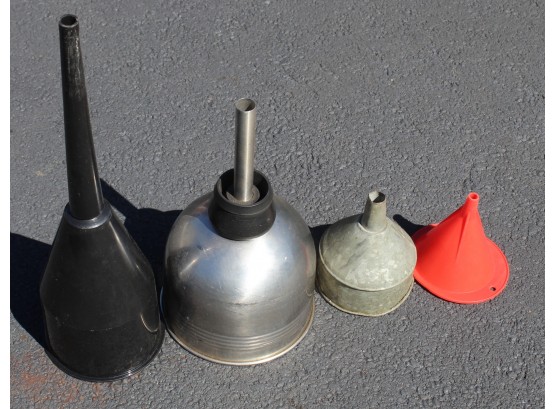 Assorted Funnels, 4 (R075)