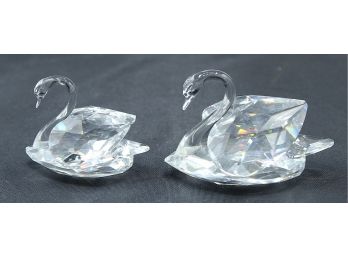 Swarovski Crystal Swans Figurines, 2 (R145)