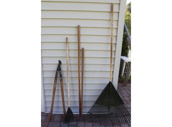 Assorted Gardening Tools (R108)
