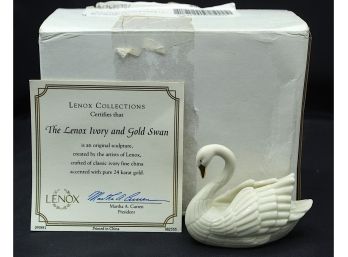 Lenox Ivory & 24k Gold Swan (R149)