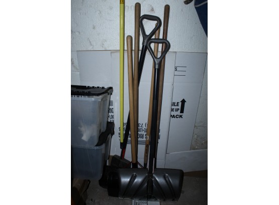 Lot Of 7 Assorted Tools & Shovels (O107)