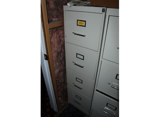 Four Drawer Metal File Cabinet 15' X 27' 52' (O094)