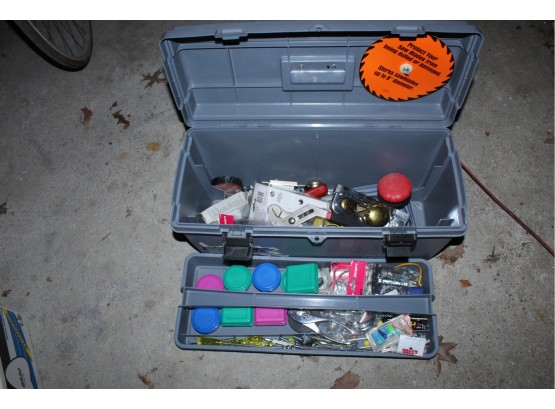 23' Toolbox & Tray With Assorted Tools (O106)
