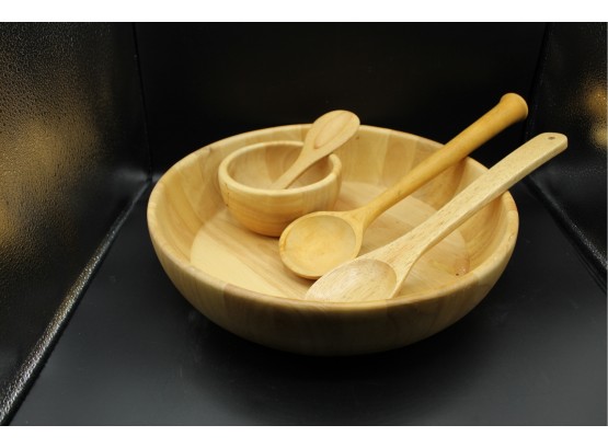 Crate & Barrel Beechwood Chip & Dip Tray With Two Utensils (O165)