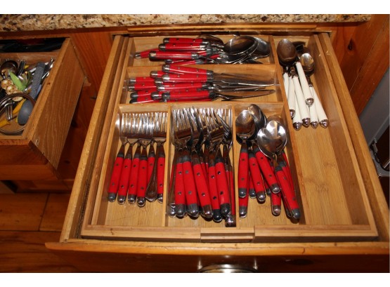 Kitchen Drawer; Spoons, Knives, And Forks Set (113)