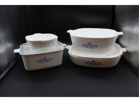 Set Of Four Corningware Baking Dishes With Two Lids (115)