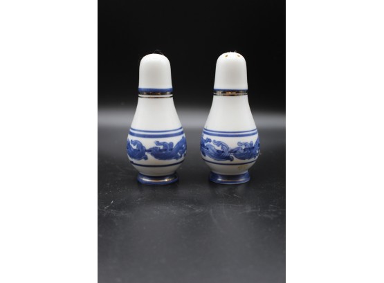 Bombay Salt And Pepper Shakers (105)