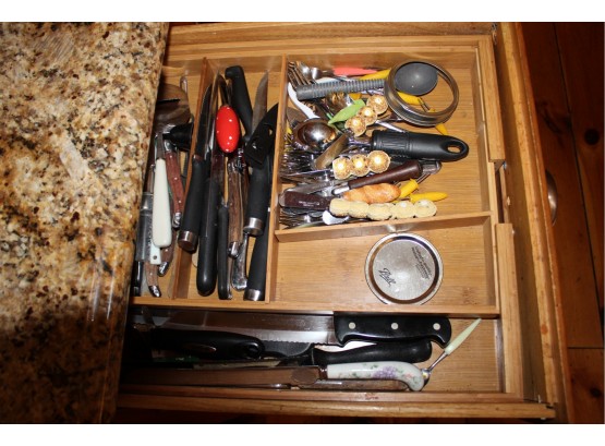 Kitchen Drawer Of Knives And Assorted Utensils (112)