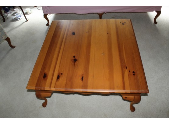 Beautiful Pine Coffee Table 38' X 38' X 17' (076)