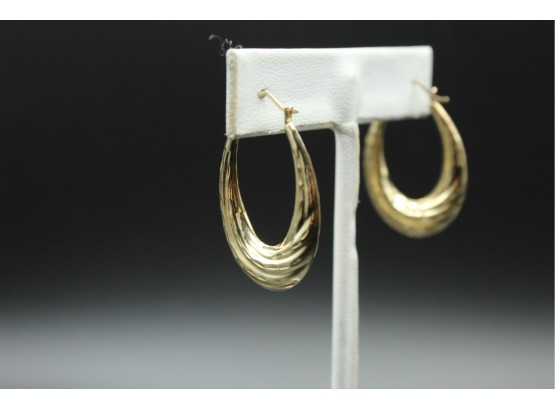 14.5 Kt Gold Earrings 1.6 Grams (195)