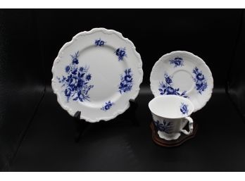 Royal Albert Bone China Plate, Saucer And Tea Cups Connoisseur Pattern (046)