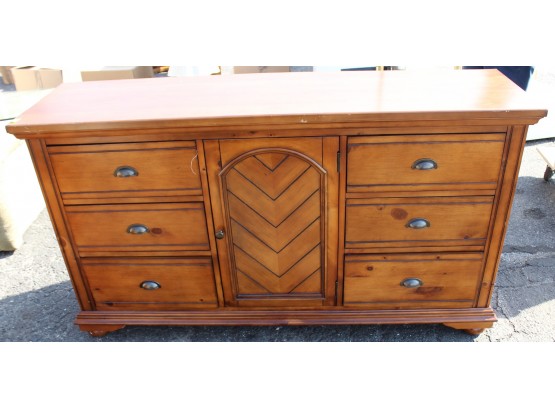Viethoang Co., LTD 7 Drawer Wooden Dresser (G156)