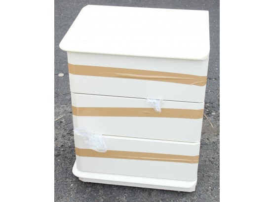 Lane - 2 Pearl White 3 Drawer Dressers (G182)
