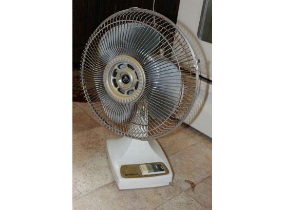 Holmes Air Oscillating Fan (001)