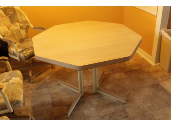 Octagon Kitchen Table With Four Chairs (083)