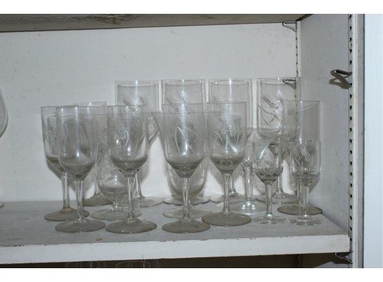 Set Of Glasses With Wheat Design (080)