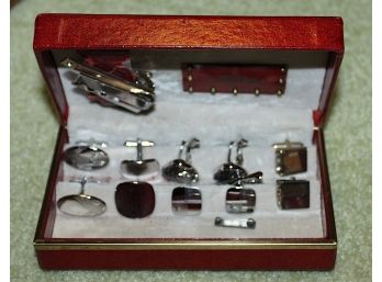 Handsome Lot Of  Assorted Cufflinks And Tie Clips (O167)