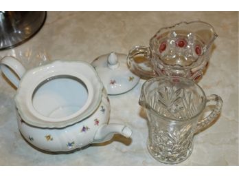 Rosenthal China Teapot And Two Pitchers (165)