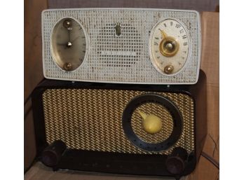 Vintage Two Zenith Radios; S-14879, Model #B515G (R107)