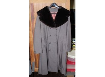 Vintage Large Grey Coat With Fur Collar  (O139)