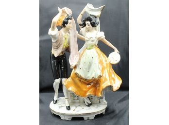 Italian Porcelain Dancing Couple Statuette (o116)