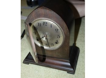 Vintage Clock [DOES NOT WORK] (O172)