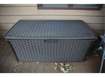 Suncast Outdoor Storage Bin (097)