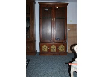Gun Cabinet With Key; Hold 10 Rifles And Built In Lights. 71' X 37' X 10.5' (083)