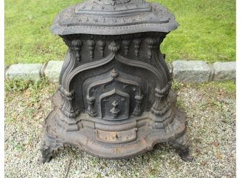 ANTIQUE GOTHIC AMERICAN CAST IRON PARLOR STOVE 1852 JOHNSON COX & FULLER TROY NY (021)