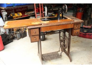 Antique Singer Sewing Machine W/ Treadle Cabinet Serial AF598472 (016)