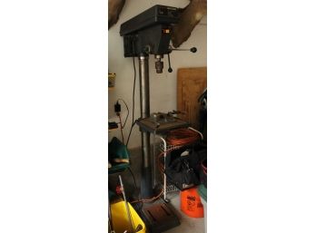 Sears/Craftsman 15' Drill Press With 5/8' Chuck And 12 Speed 64' Tall X 2' Wide (019)