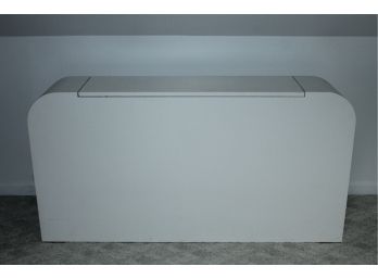 Laminate White Headboard With Storage Capacity 58' X 30' X 12' (125)