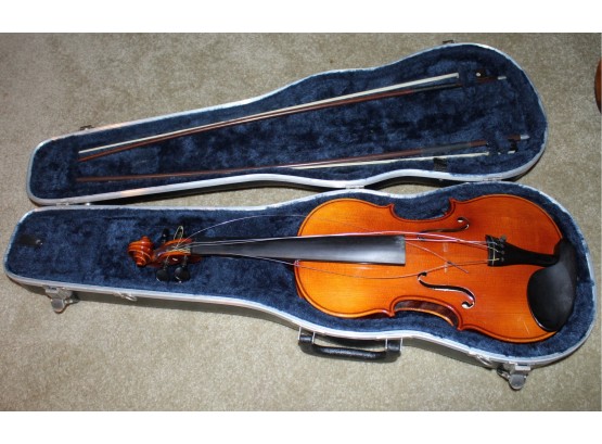 Violin  With Two Bows. No Brand Name, Strings Damaged. With Black Case. (141)