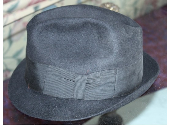 Macy's Men's Store Fedora With Black Ribbon Around The Hat. Black. New York. (114)