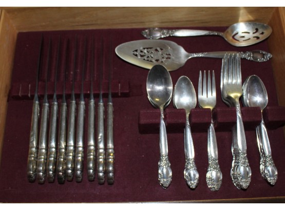 Oneida Silverplated Utensil Set - 'Community Ballad' 16 Tea Spoons, 6 Soup Spoons, 4 Cake Forks, 8 Dinner(073)