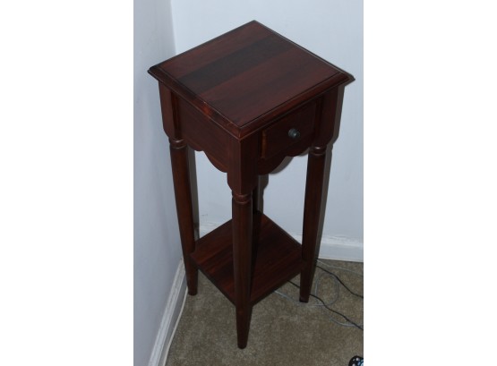 Pier 1 Imports Stylish Small Occasional Table -  12'W 12'D 31'H(125)