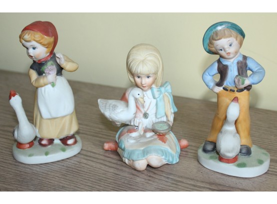 Adorable 3 Statuettes Of Kids With Geese. SSSP. (131)