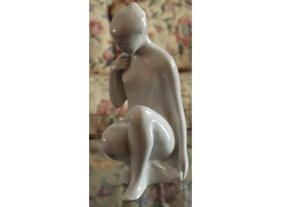 Vintage Royal Dux Chech Porcelain White Sitting Nude Women Made In Czechoslovakia. 13, 737. (098)