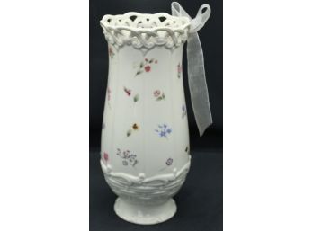 Lenox Bulb Vase, Posy Baskets, Made In China. SKU 6249288. Floral Pattern With Ribbon Bow (001)