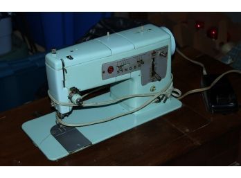 Retro Singer Sewing Machine Table - G172