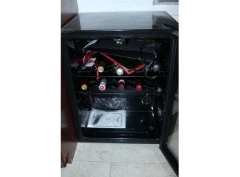 Avanti Fabulous Wine Refrigerator Gently Used - G165U