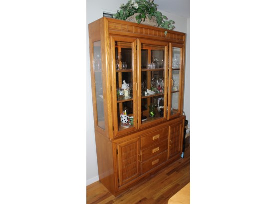 Basset China Cabinet With Lights (W211)