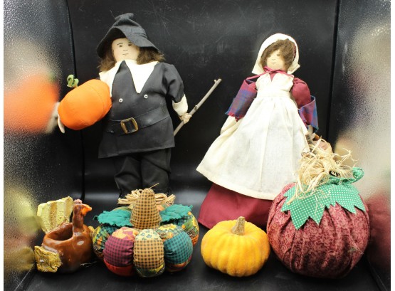 Lot Of Misc Thanksgiving Decorations (198)