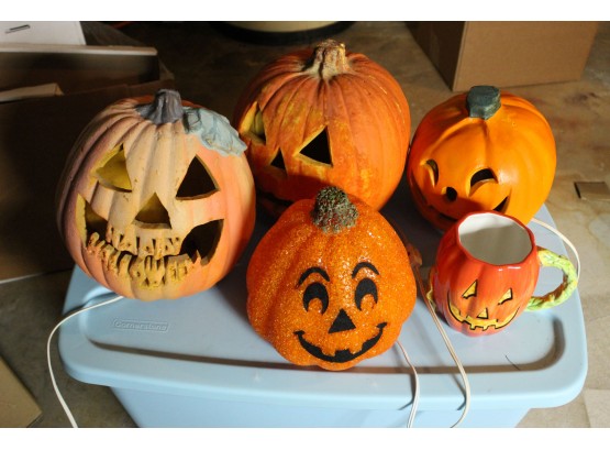 4 Decorative Pumpkins And Mug
