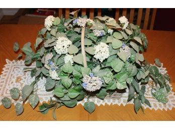 Floral Centerpiece In Basket (076)