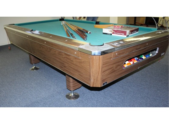 Mid-Century 1972 Fisher Ouestor Pool Billiard Table With Pool Cues & Accessories (G198)