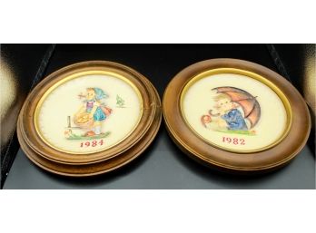 2 Hummel Plates In Wooden Frame 'Girl Apples', 'Umbrella Girl'  (0366)